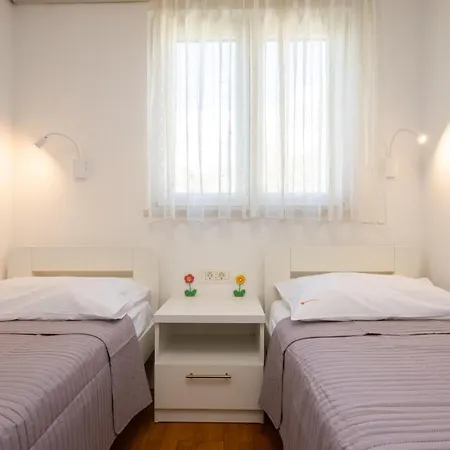 Sunny Apartment *
