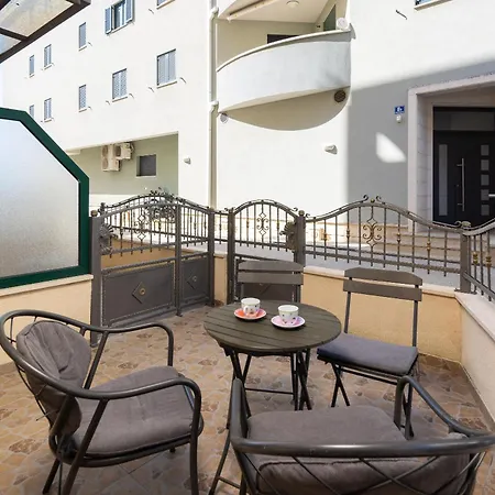 Sunny Apartamento Makarska