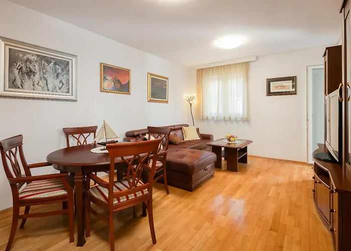 Апартаменти Sunny