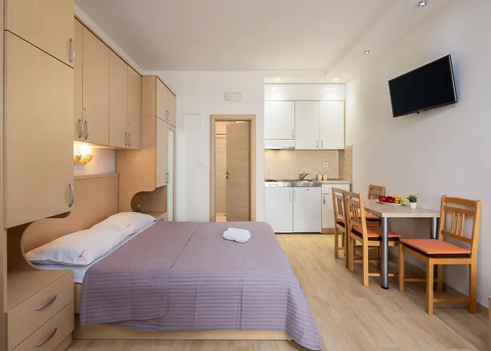 Апартаменти Sunny