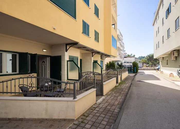 Sunny Апартаменти *