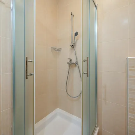 Sunny Μακάρσκα