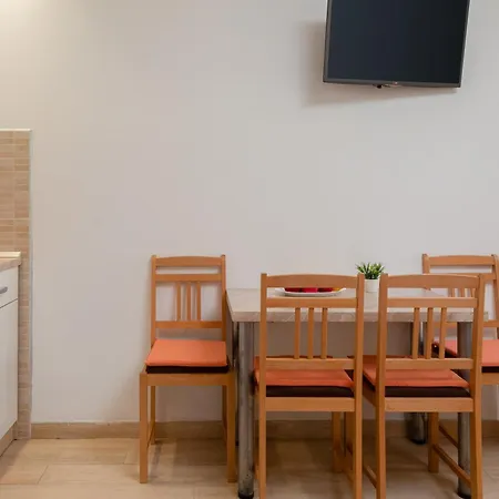 Sunny * Μακάρσκα