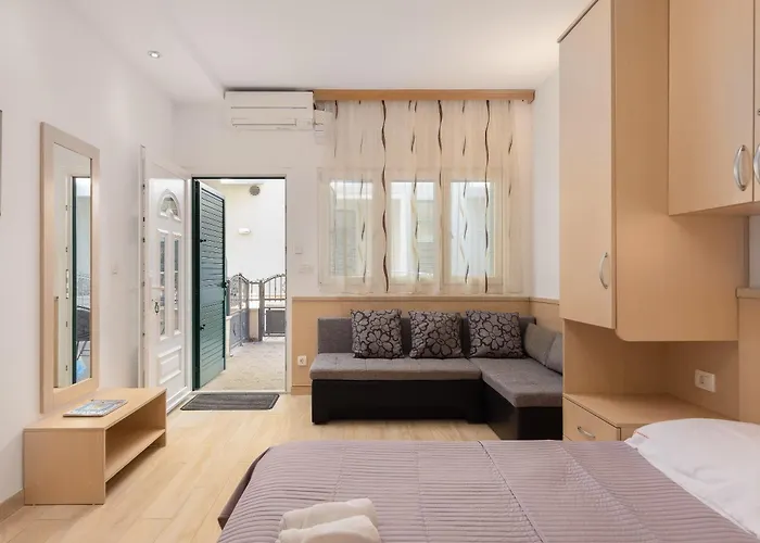 Sunny דירה מאקרסקה